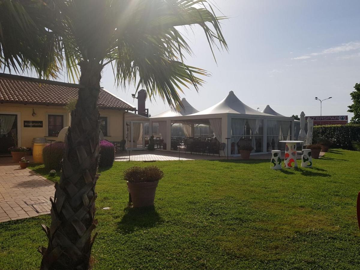 Hotel giardini del Novecento Lamezia Terme Esterno foto
